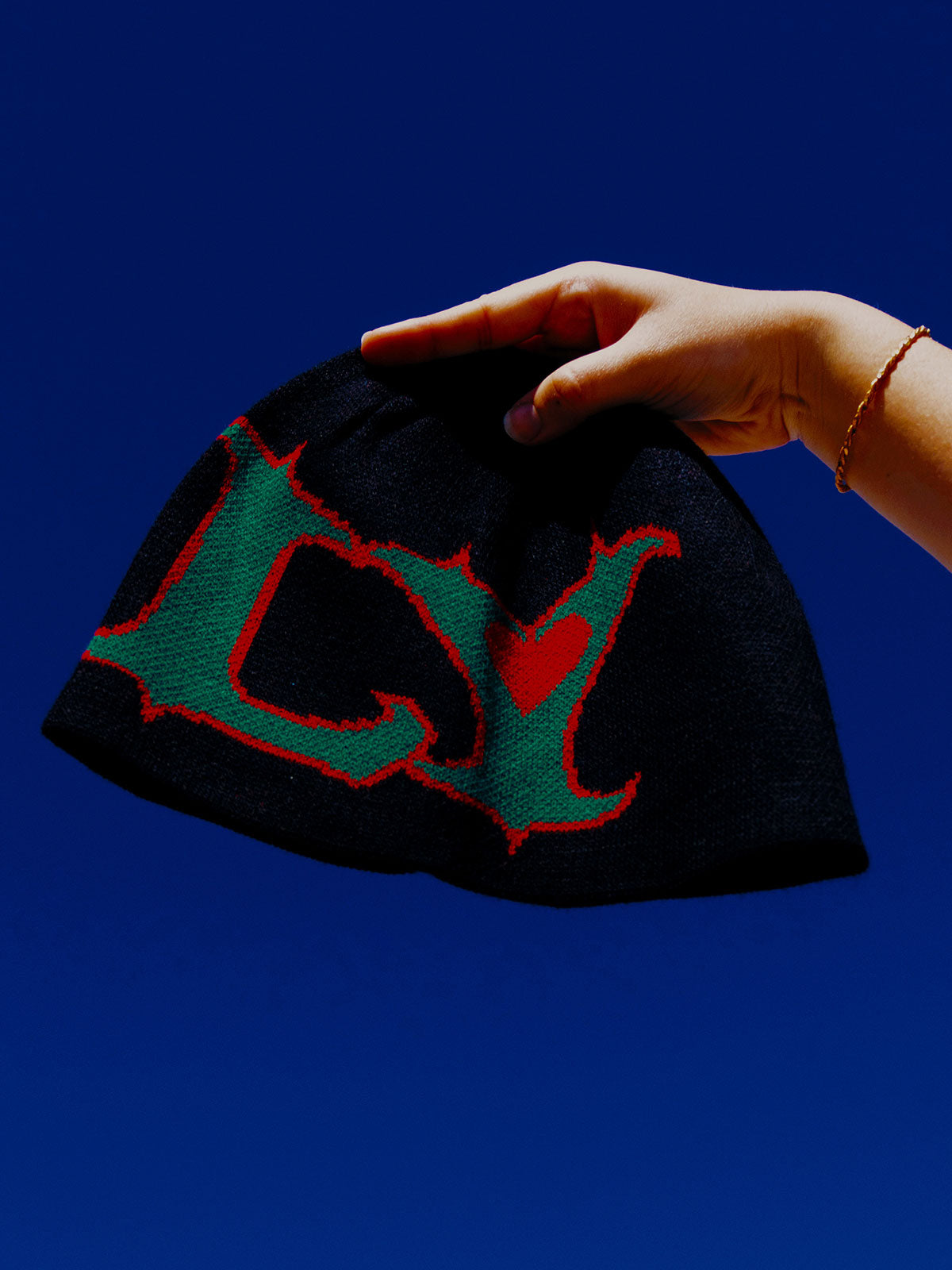 Lola Young - LY black knitted beanie