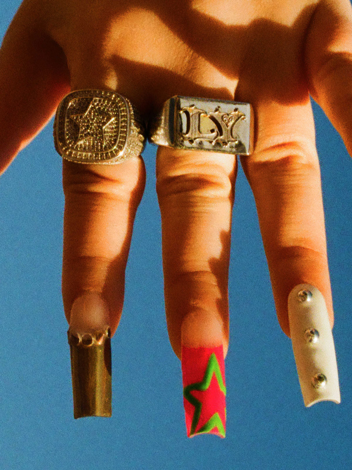 Lola Young - LY gold chunky ring